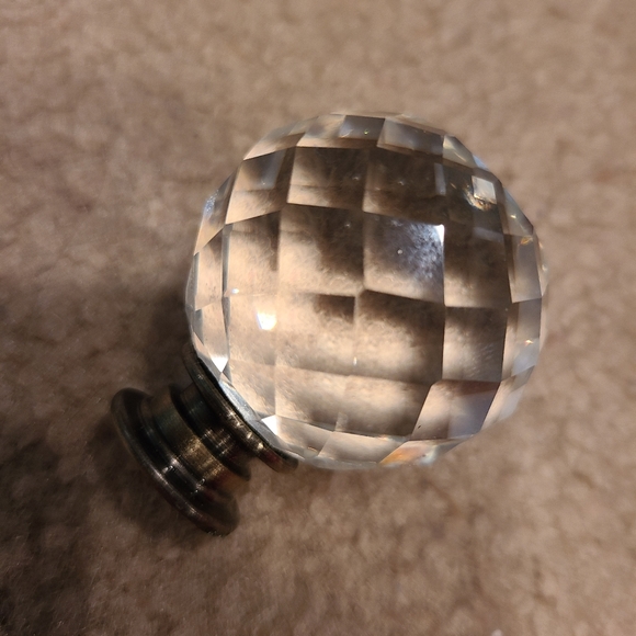 Clear Dresser Drawer knobs - Picture 2 of 5